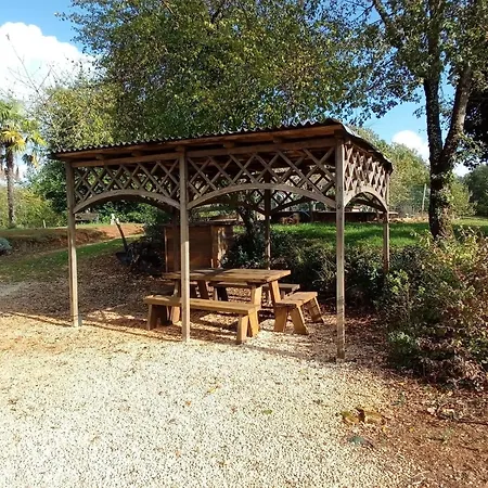 Tranquil Garden Hideaway, Cleaning Included * Puy-lʼÉvêque