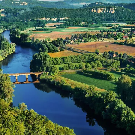 Authentic With Private Pool, Cleaning Included * Puy-l'Eveque