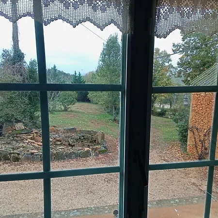 Semesterbostad Tranquil Garden Hideaway, Cleaning Included *