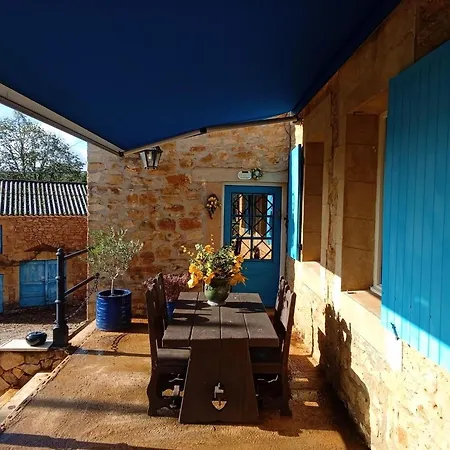 Authentic With Private Pool, Cleaning Included Holiday home *