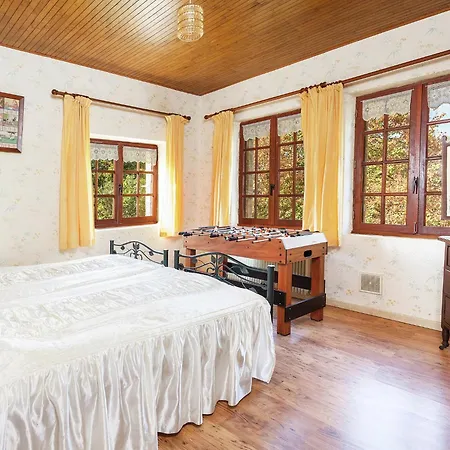 Authentic With Private Pool, Cleaning Included Holiday home *