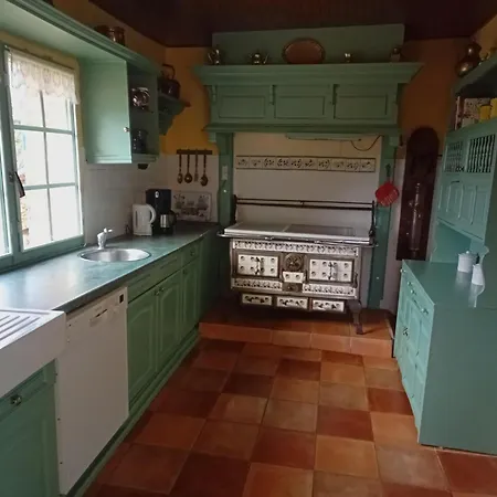 Authentic With Private Pool, Cleaning Included Puy-l'Eveque
